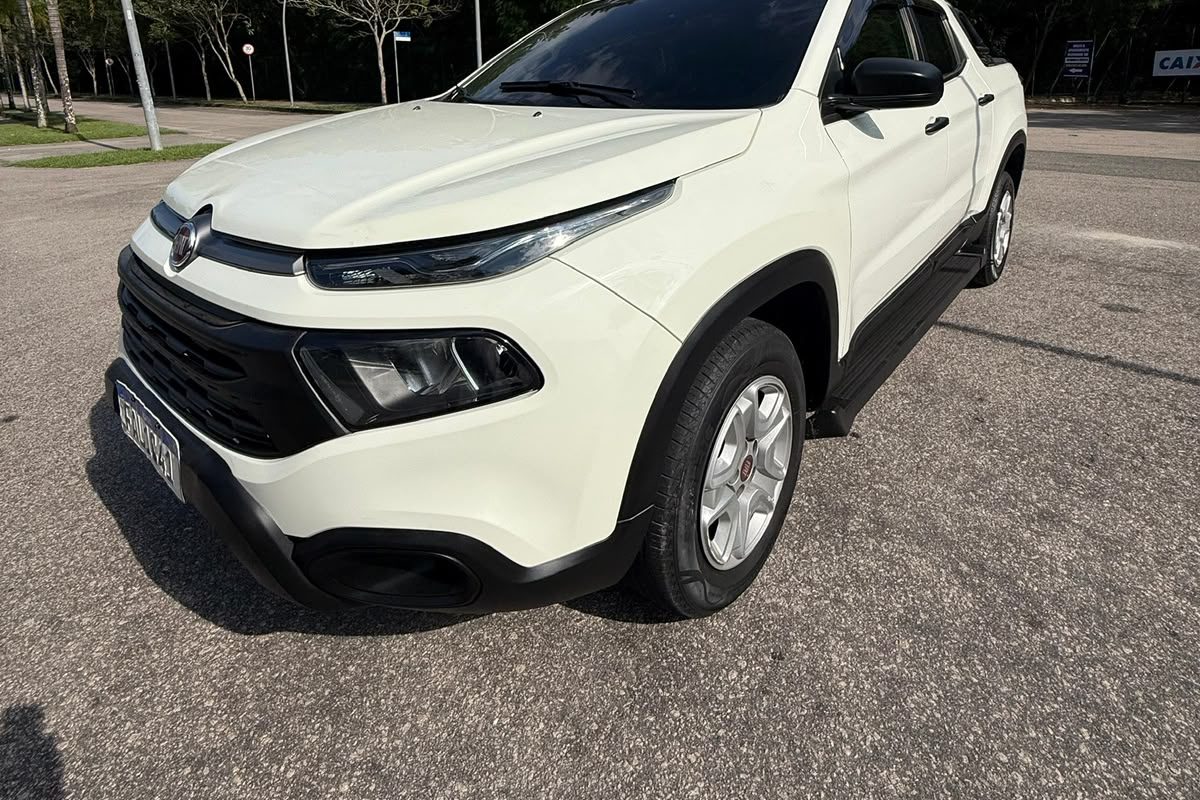 Fiat Toro 1.8 branca