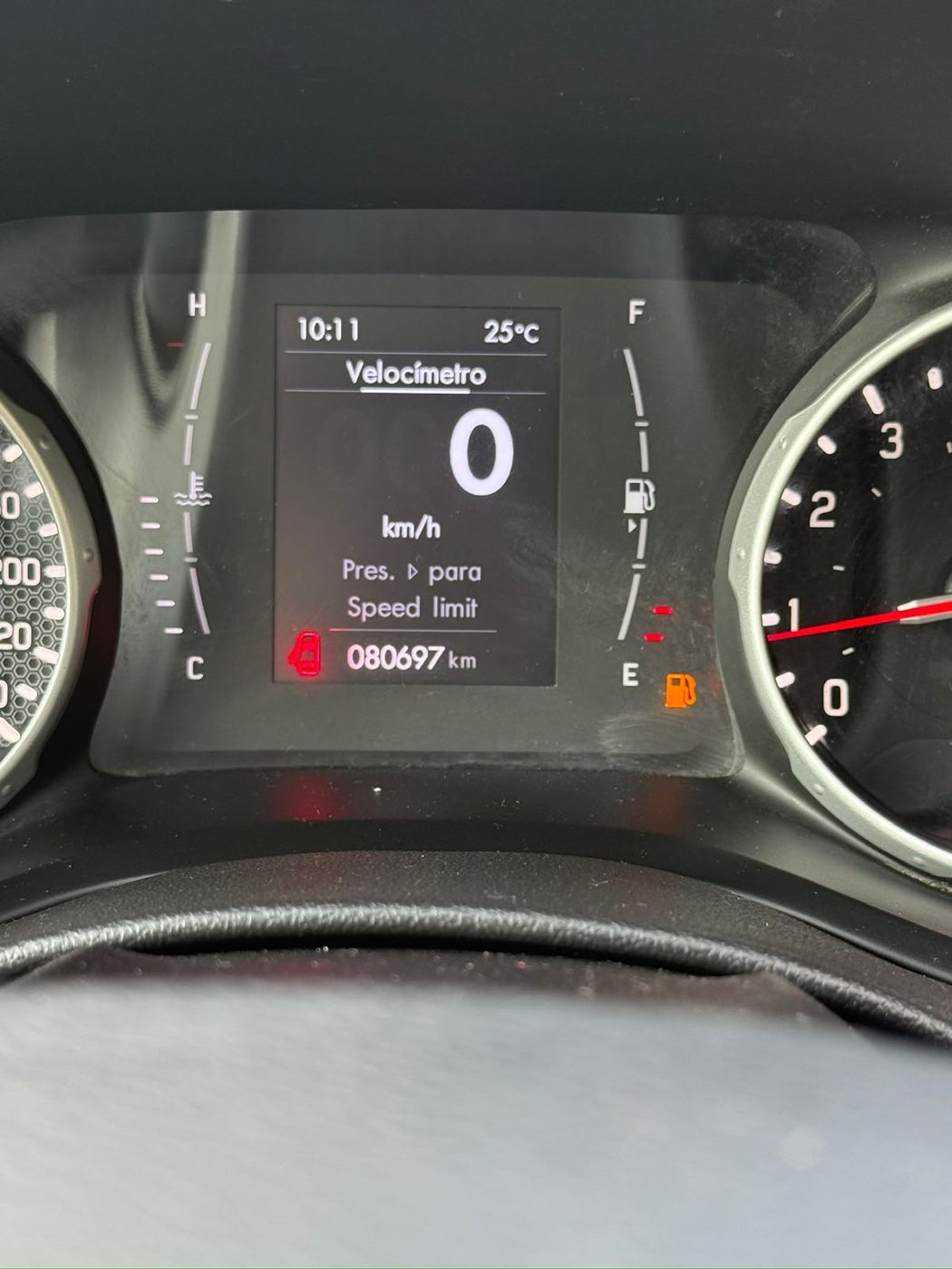 Fiat Toro 1.8 branca, foto 11