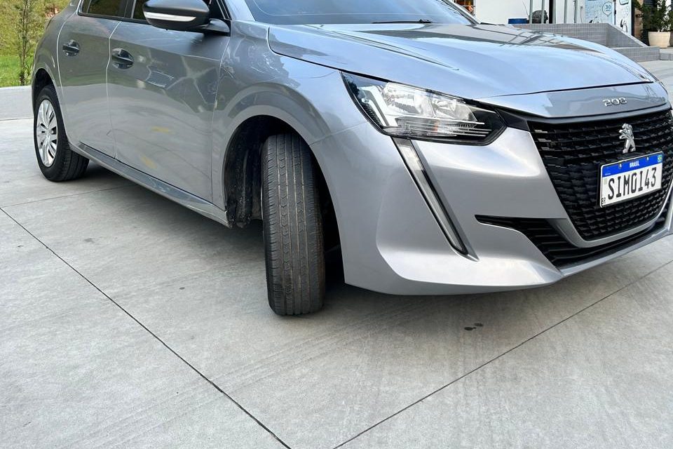 Peugeot 208 prata, foto 2