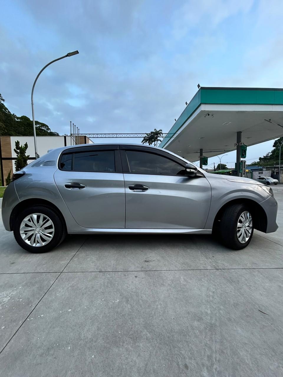 Peugeot 208 prata, foto 4