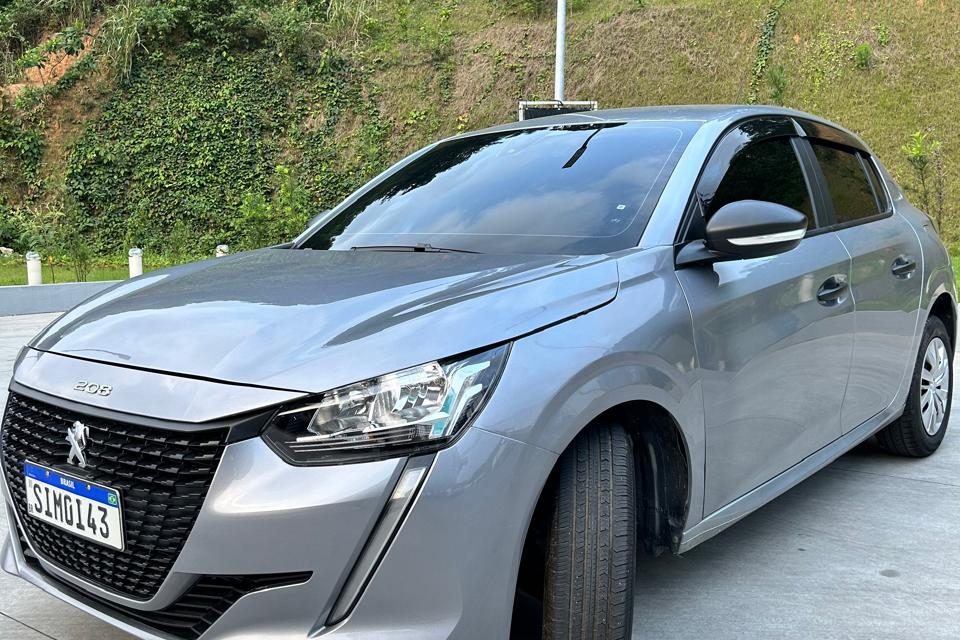 Peugeot 208 prata