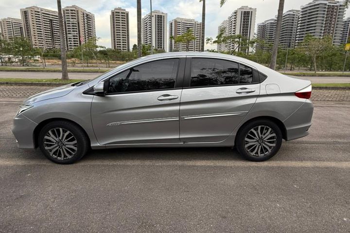 Honda City prata