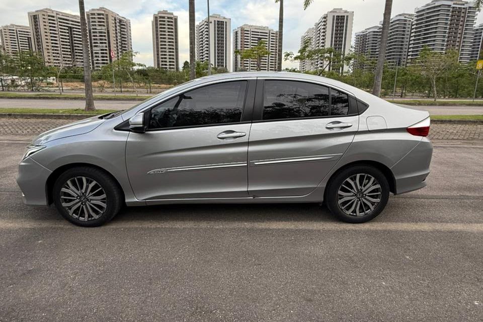 Honda City prata