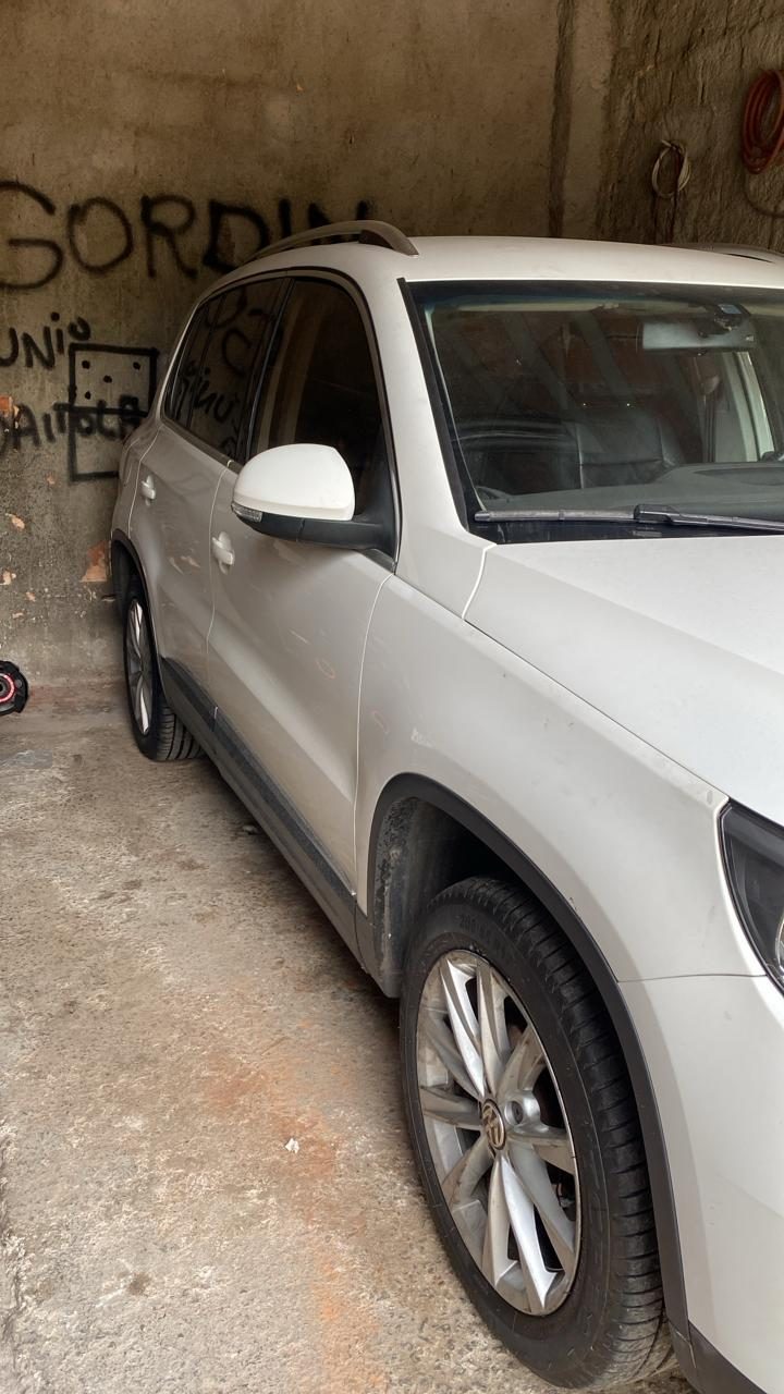 Volkswagen Tiguan branca, foto 2