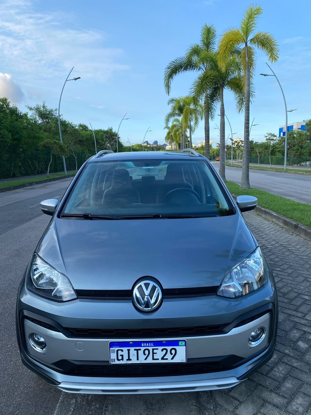 Volkswagen up! TSI cinza, foto 2