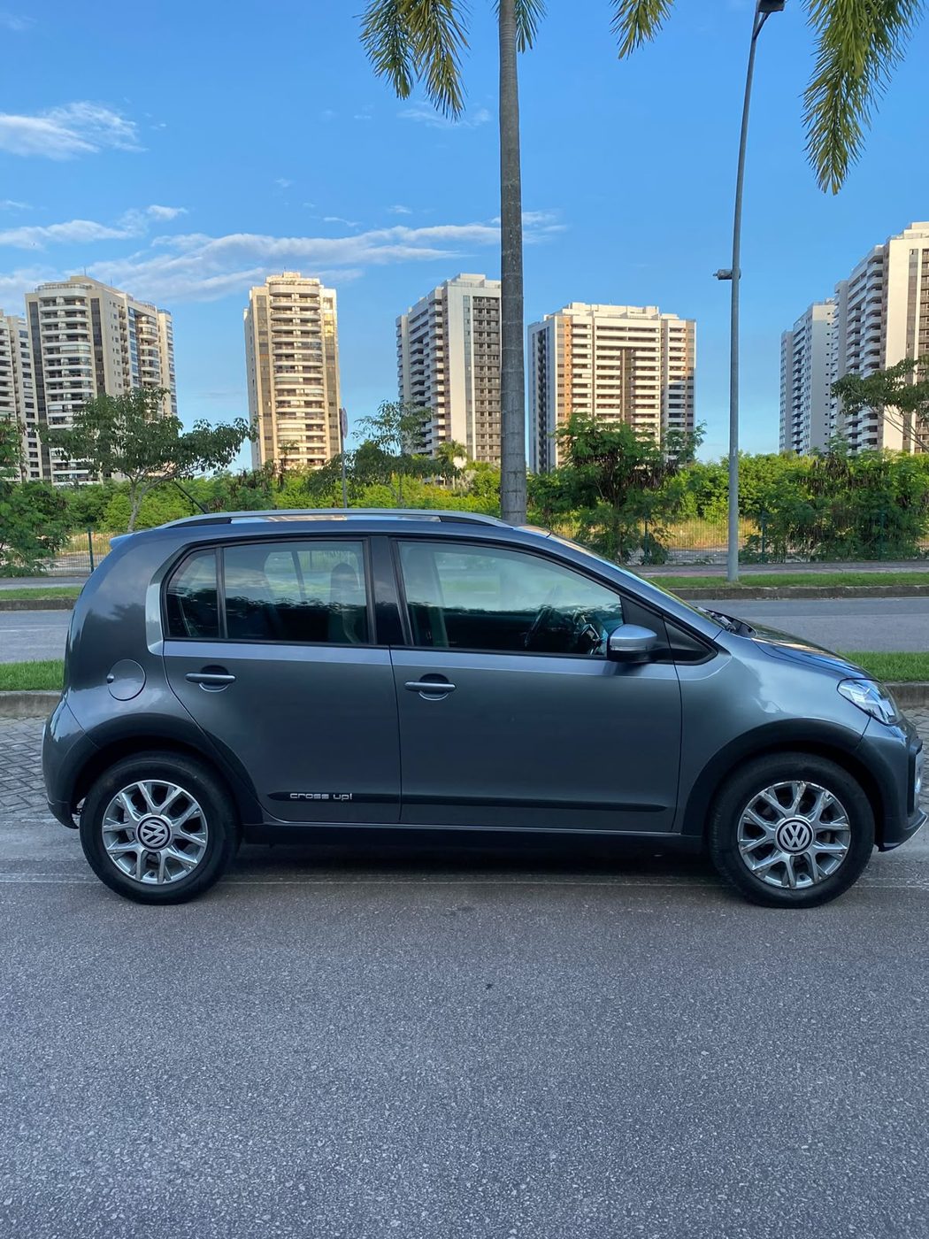 Volkswagen up! TSI cinza, foto 5