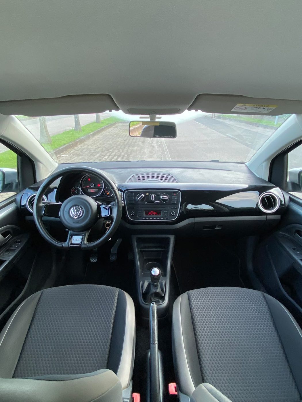 Volkswagen up! TSI cinza, foto 6