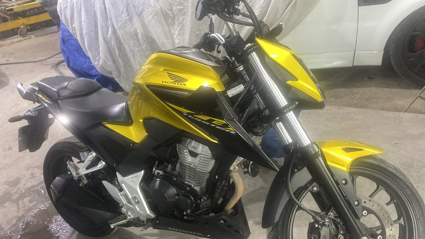 Honda CB Twister amarela, foto 4