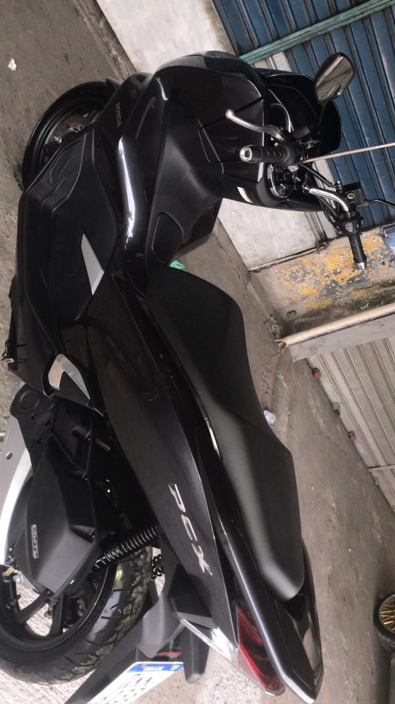 Honda PCX preta, foto 3