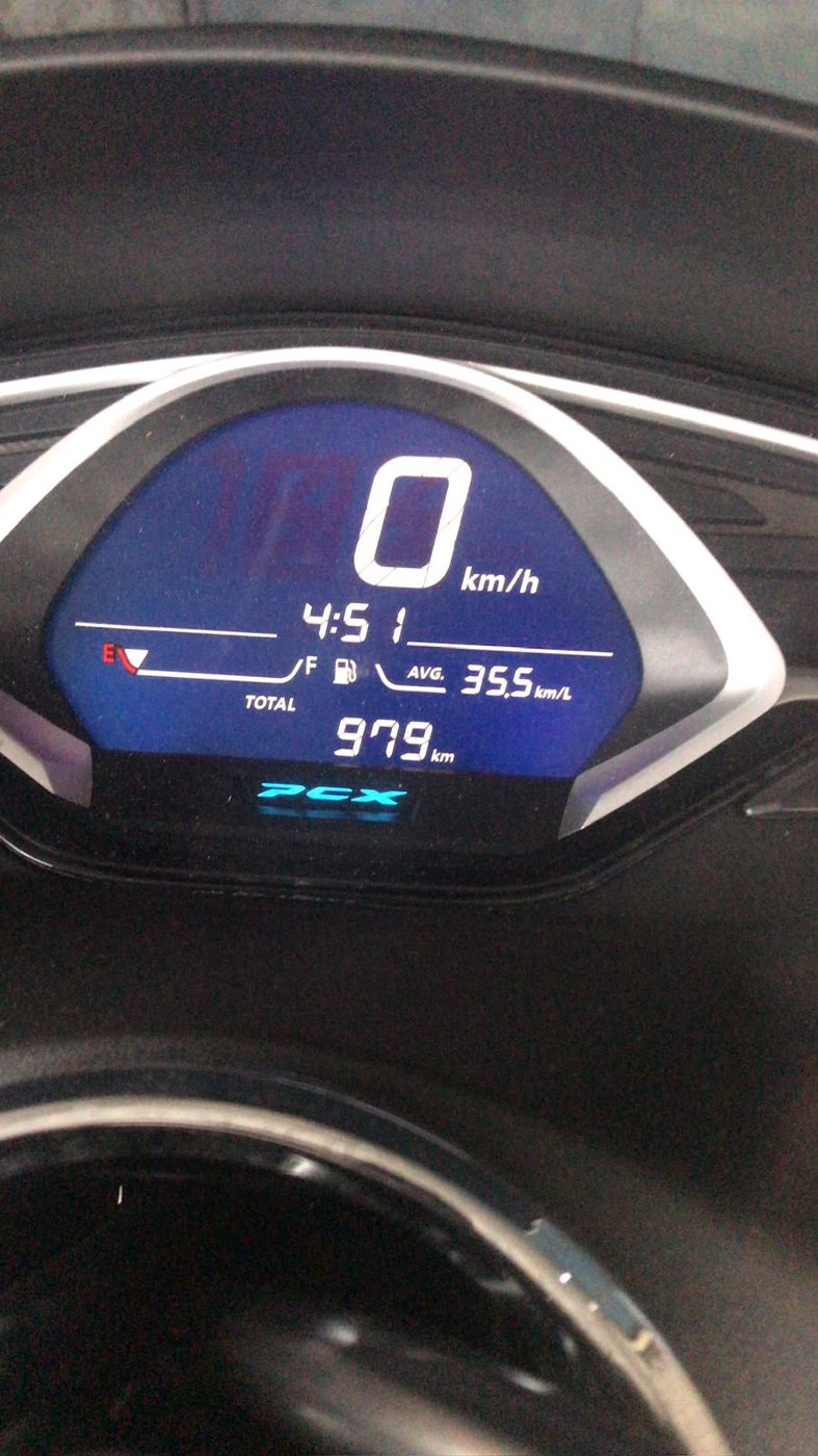Honda PCX preta, foto 6