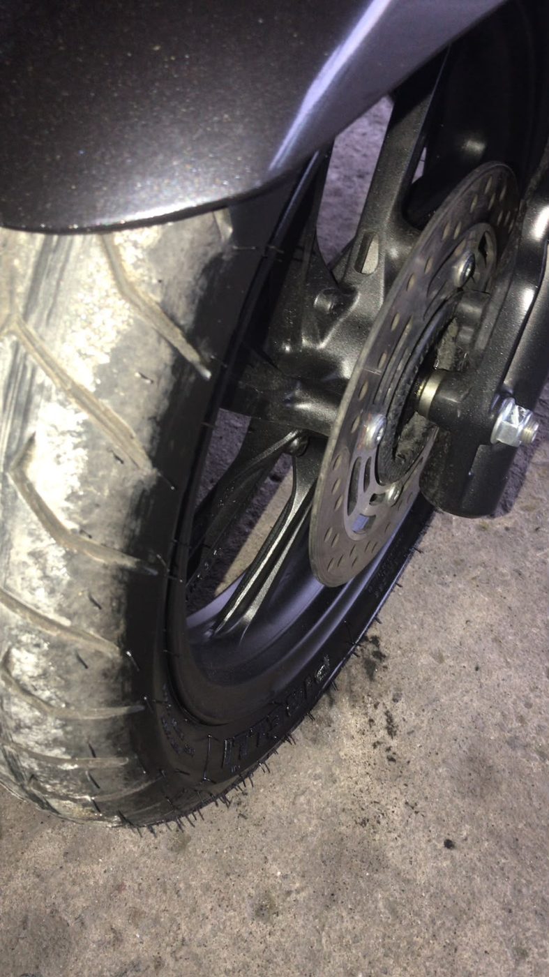 Honda PCX preta, foto 7
