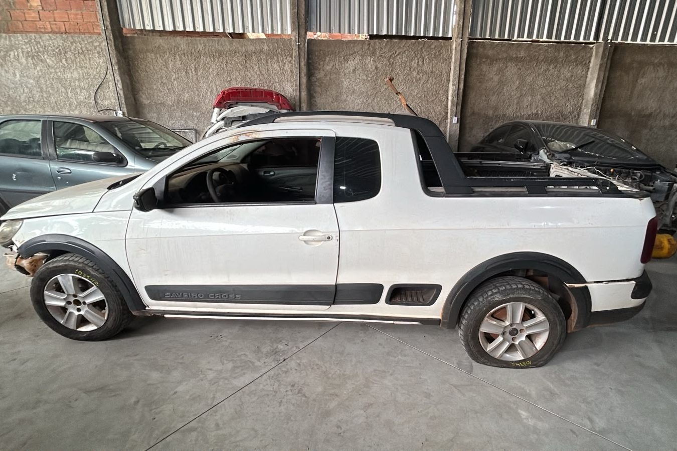 Saveiro cross 1.6 branca